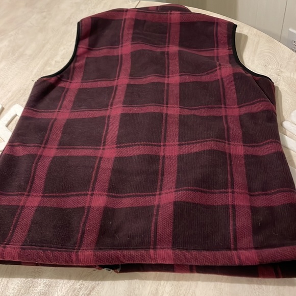 Purple/ Plum plaid fleece vest - Medium - Picture 4 of 6